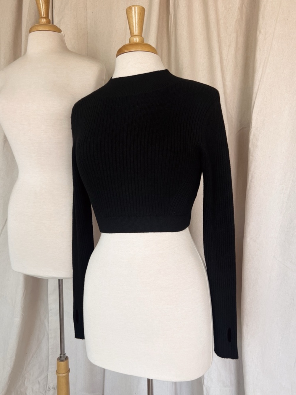 Black Ribbed Cropped Long-Sleeve Sweater